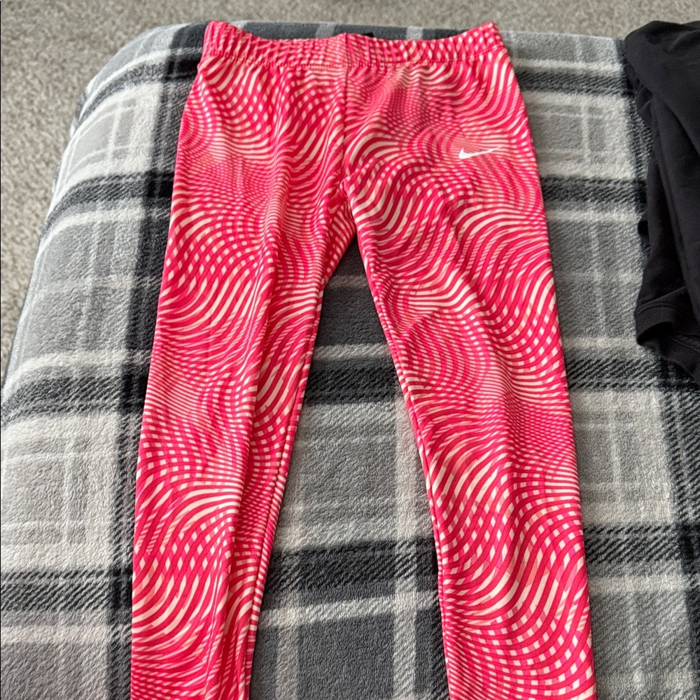 Nike Kids' Vibrant Swirl Leggings Size 4-5 years